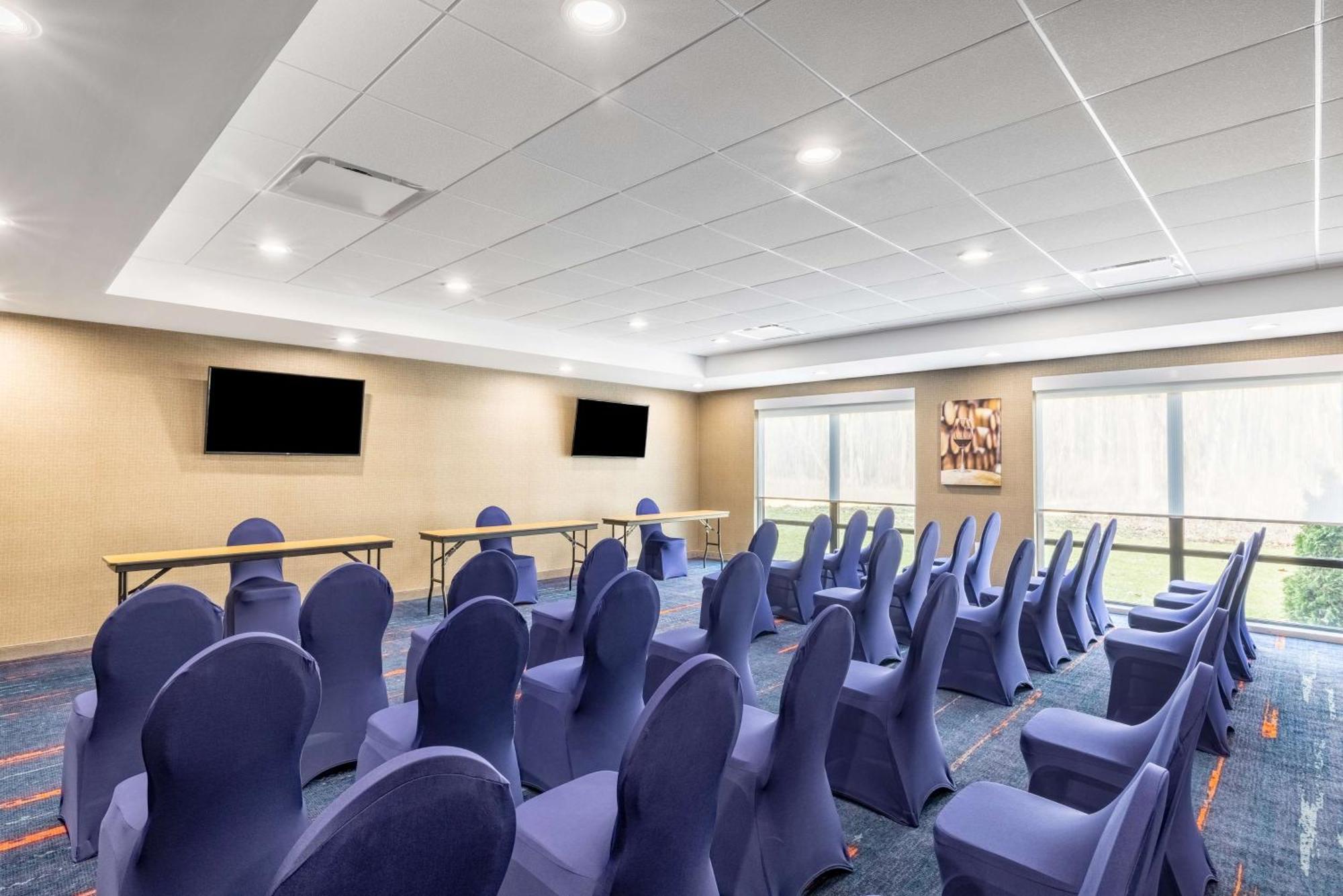 Hampton Inn & Suites Benton Harbor, Mi מראה חיצוני תמונה