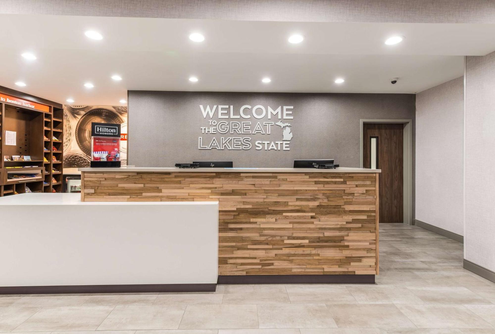 Hampton Inn & Suites Benton Harbor, Mi מראה חיצוני תמונה